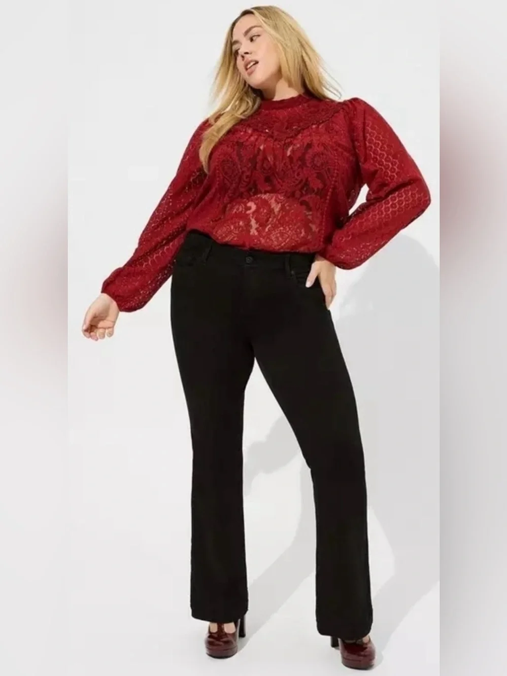 💋 Torrid Red Lace Top